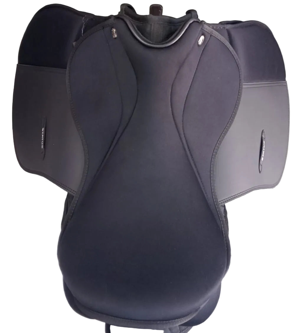 Status Jumping Saddle 18"